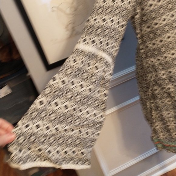 NWT Roxy dress with bell sleeves - Picture 6 of 12